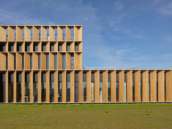 façade sud-ouest / Stéphane Chalmeau