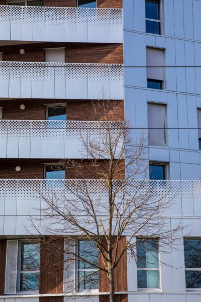dualité des matières en façade / Benjamin Guénault