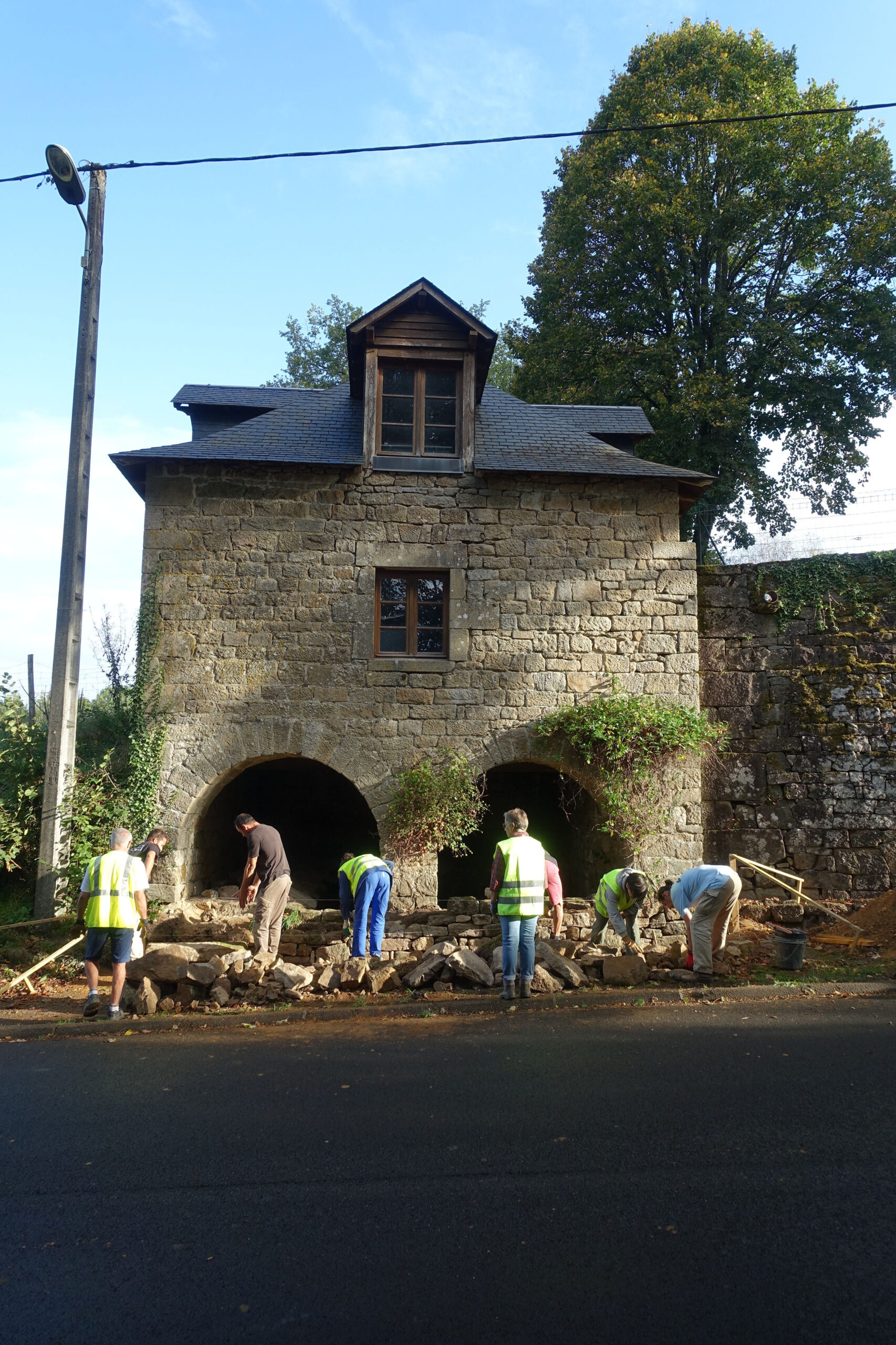 lavoir - initiation pierre sèche en chantier participatif / atelier du sillon